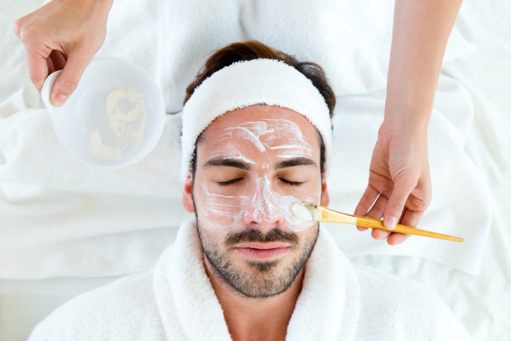 7 Reasons To Get Regular Facial Treatment (Royalty Wellness Spa)