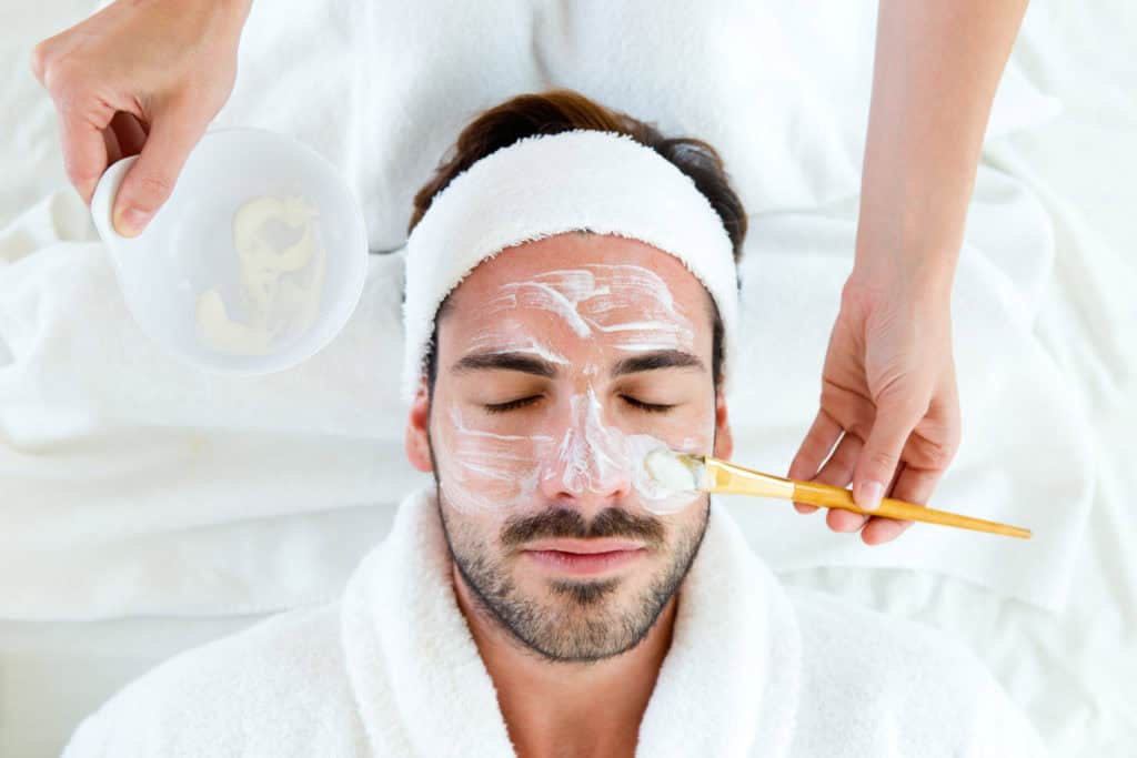 7 Reasons To Get Regular Facial Treatment (Royalty Wellness Spa)
